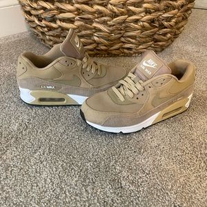 Womens 7 Unique tan Corduroy Air Max 90